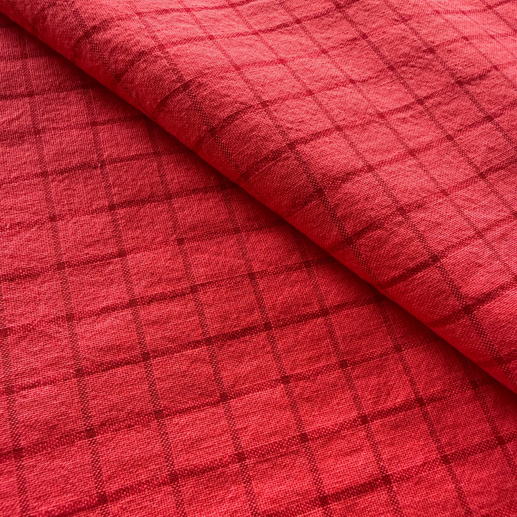 Tela 100% algodón cuadros rojos