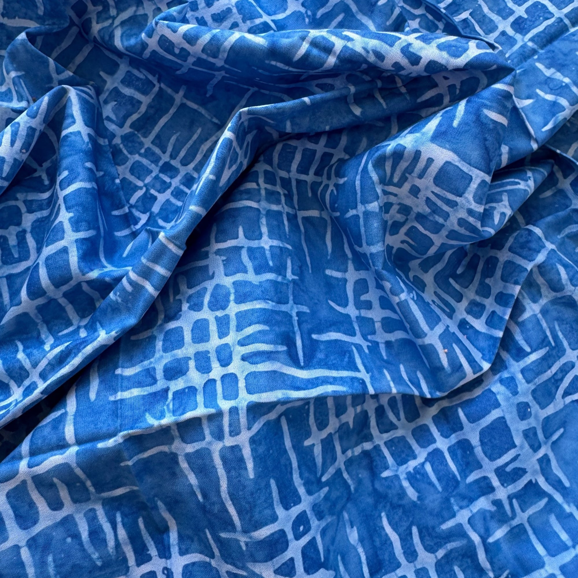 Tela batik cuadrícula shibori azul eléctrico