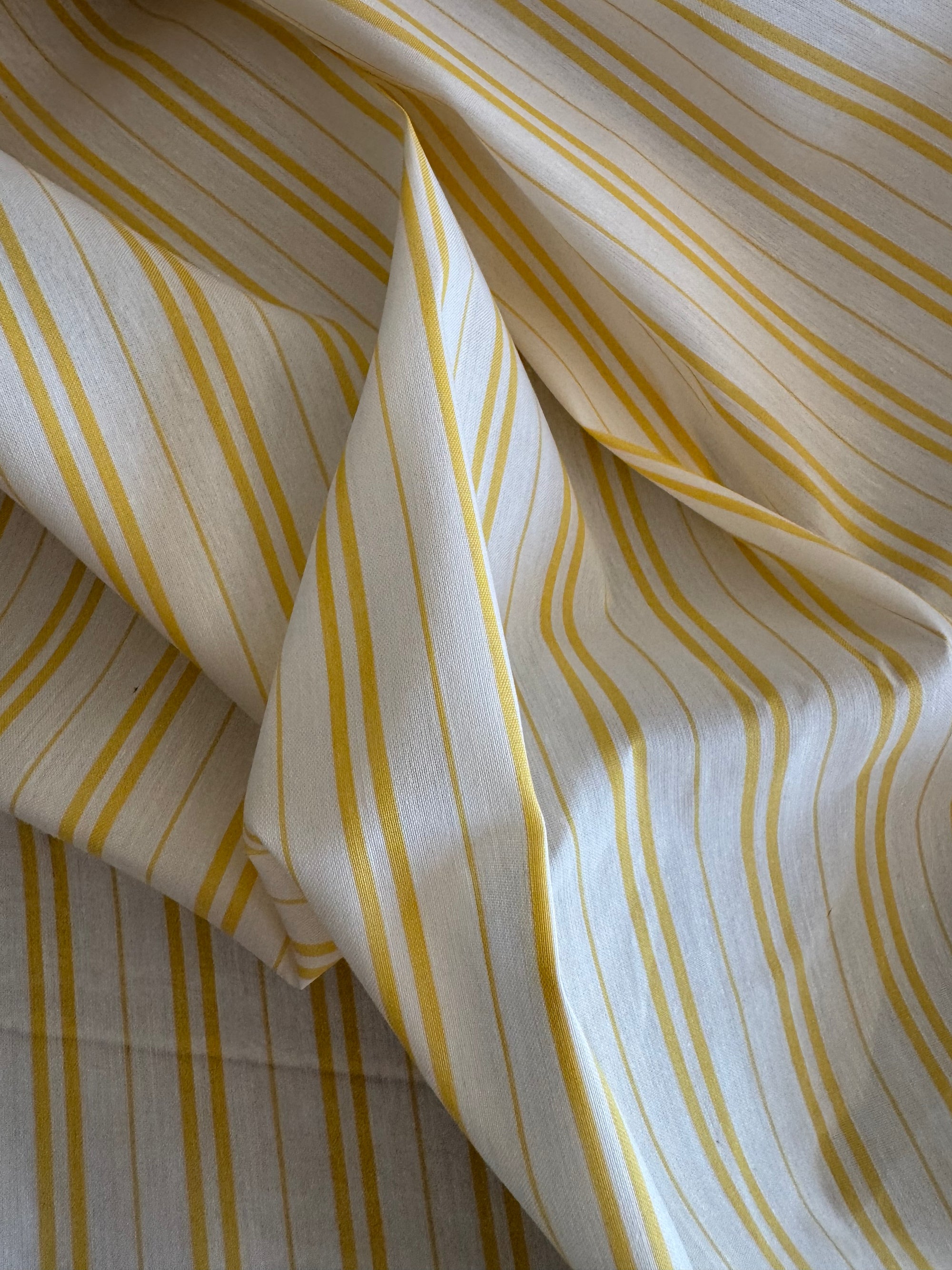 Tela Multirrayas Poliéster-Algodón – AMARILLO