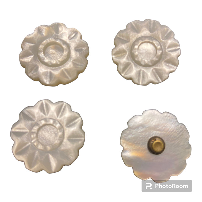 BOTONES NÁCAR ANTIGUO FLOR