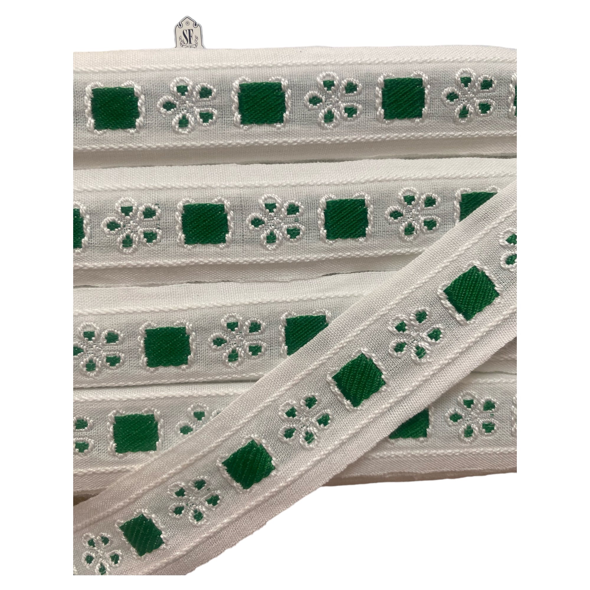 CUBRECOSTURAS JACQUARD BORDADO SUIZO PLEGADOR 25m