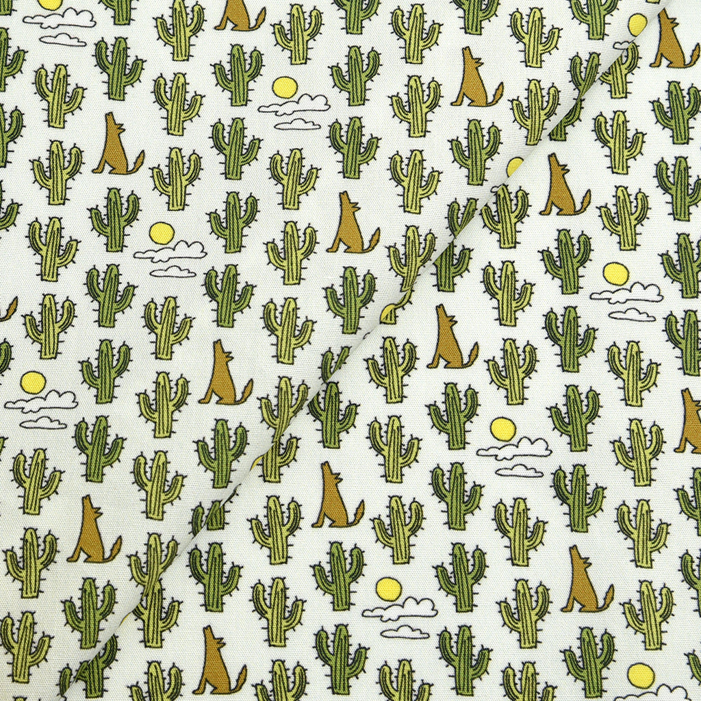Tela 100% algodón estampado cactus y coyotes blanco verde (CM)