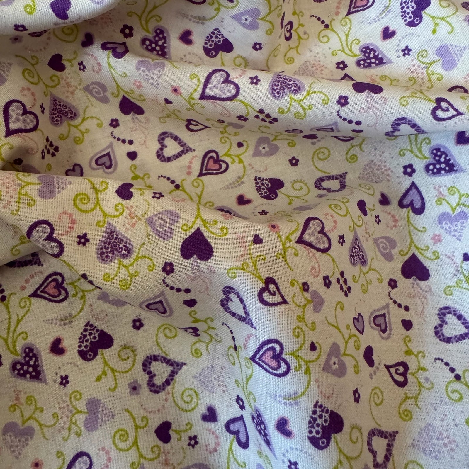 Tela estampada LOVE LILA