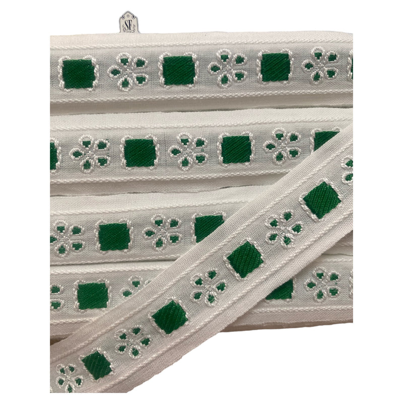 CUBRECOSTURAS JACQUARD BORDADO SUIZO PLEGADOR 25m